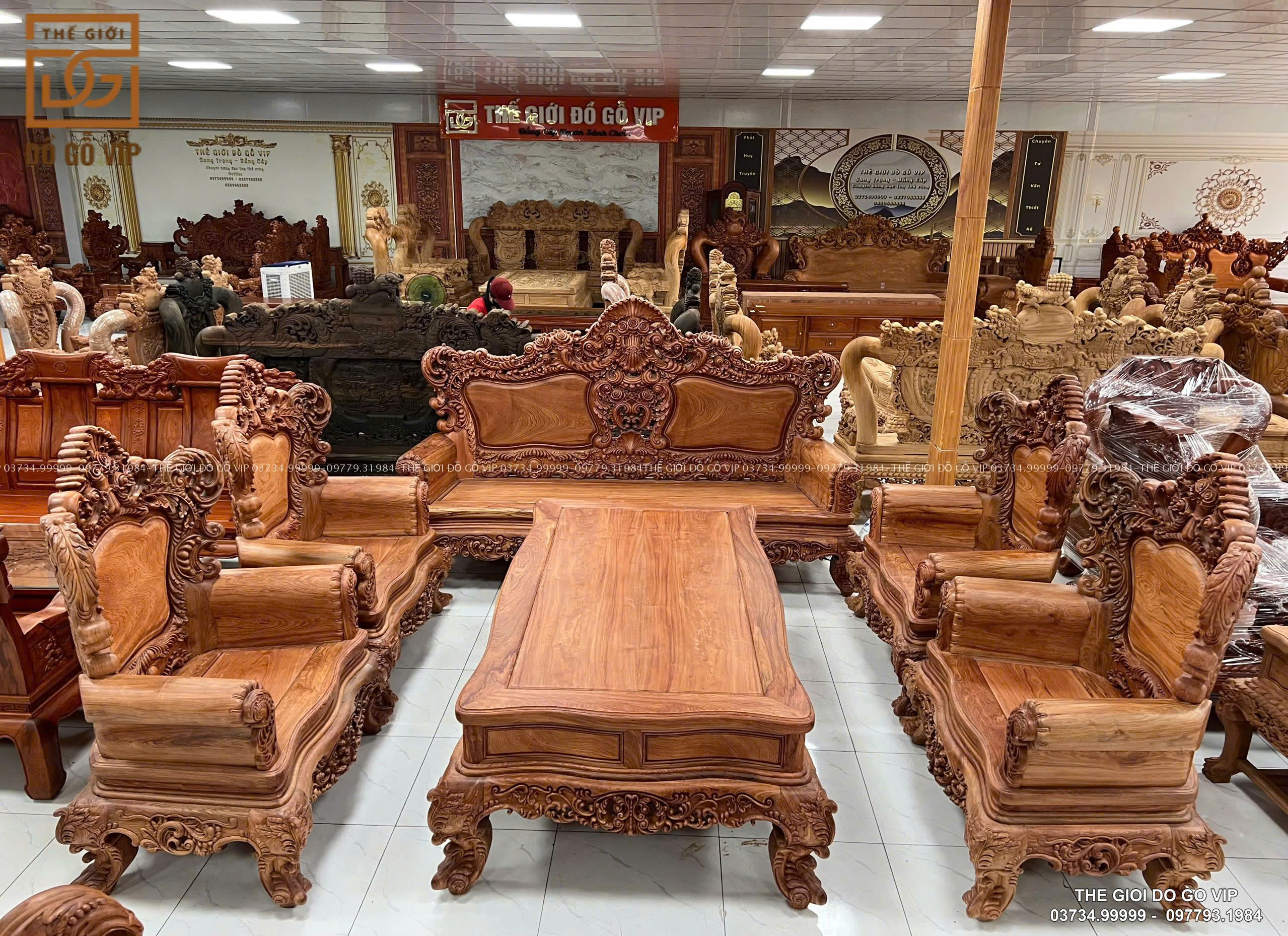 Hoàng Gia Hoa Hồng Lồng Ván Hương Đá 10 Món