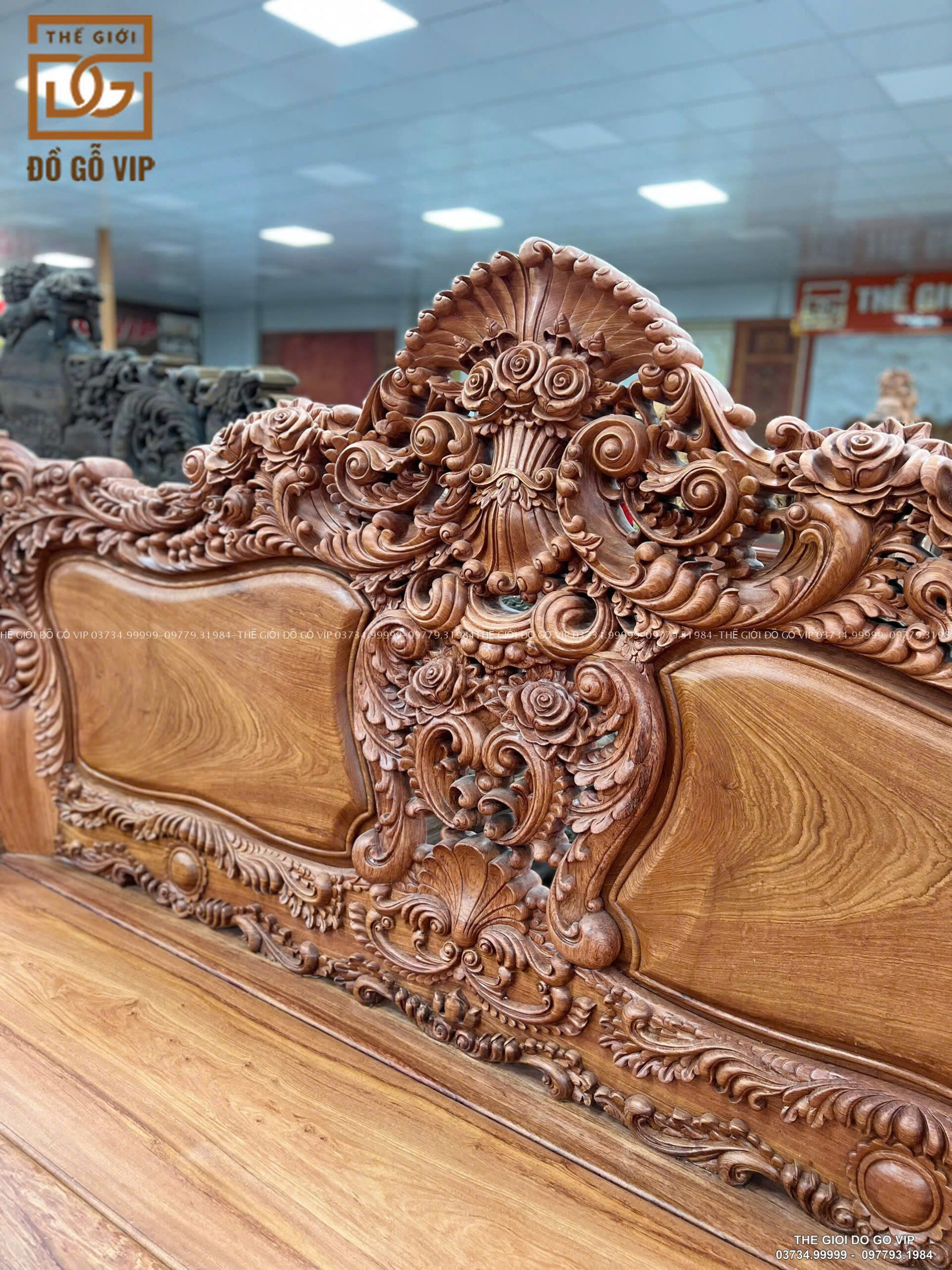 Hoàng Gia Hoa Hồng Lồng Ván Hương Đá 10 Món