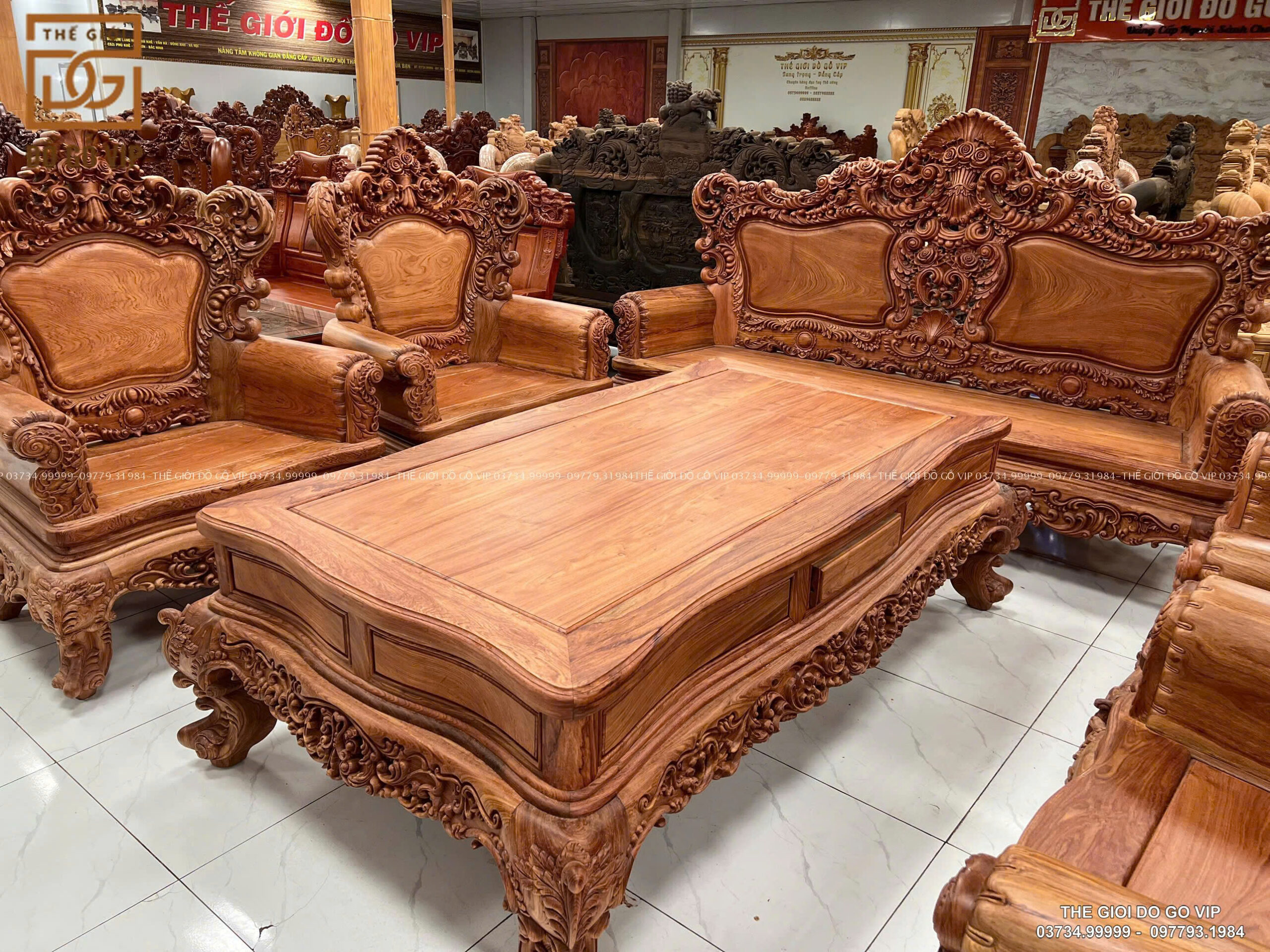 Hoàng Gia Hoa Hồng Lồng Ván Hương Đá 10 Món