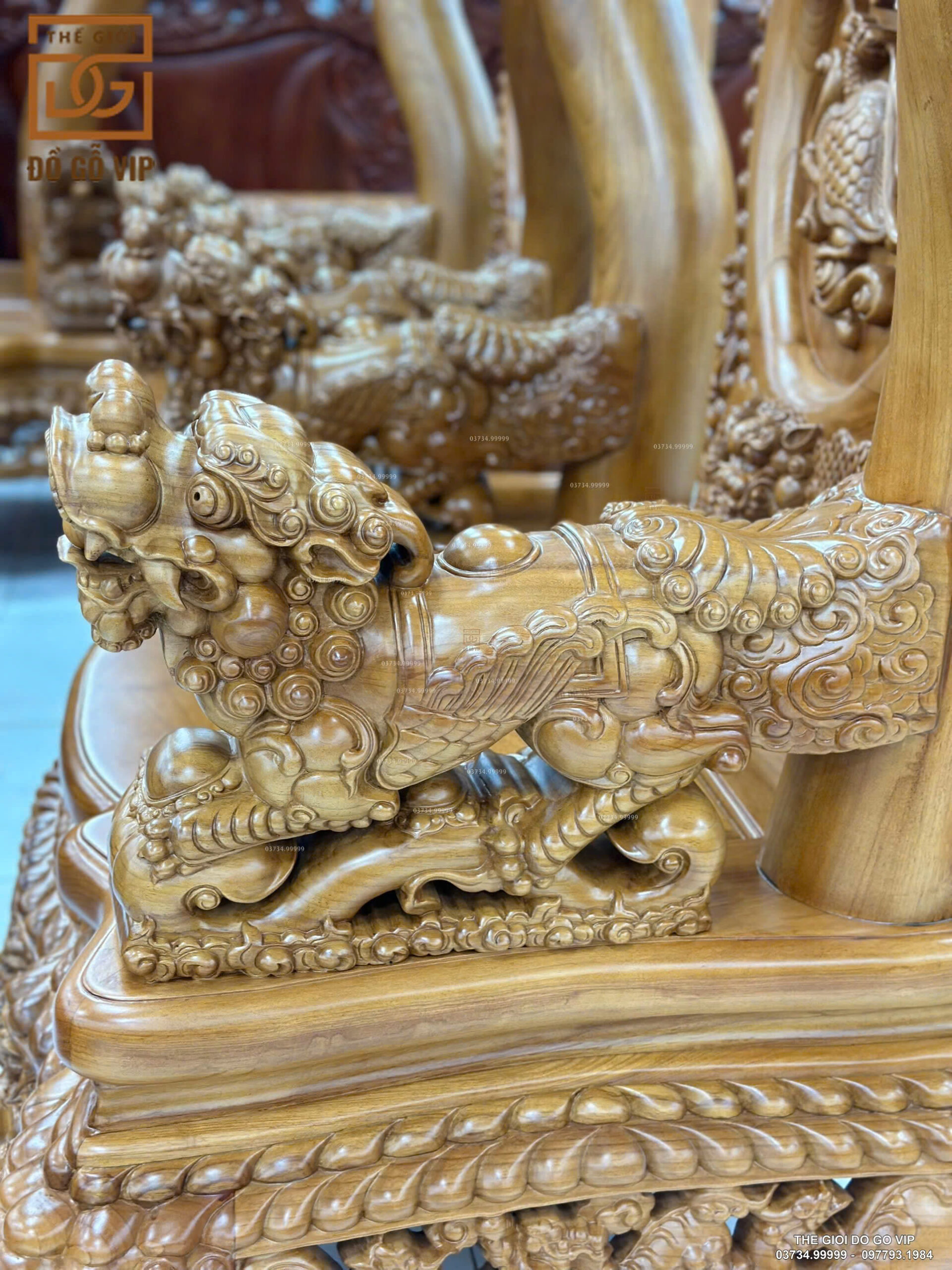 Nghê Hoàng Đế Cột 16 Chân 18 Gỗ Gõ 10 Món