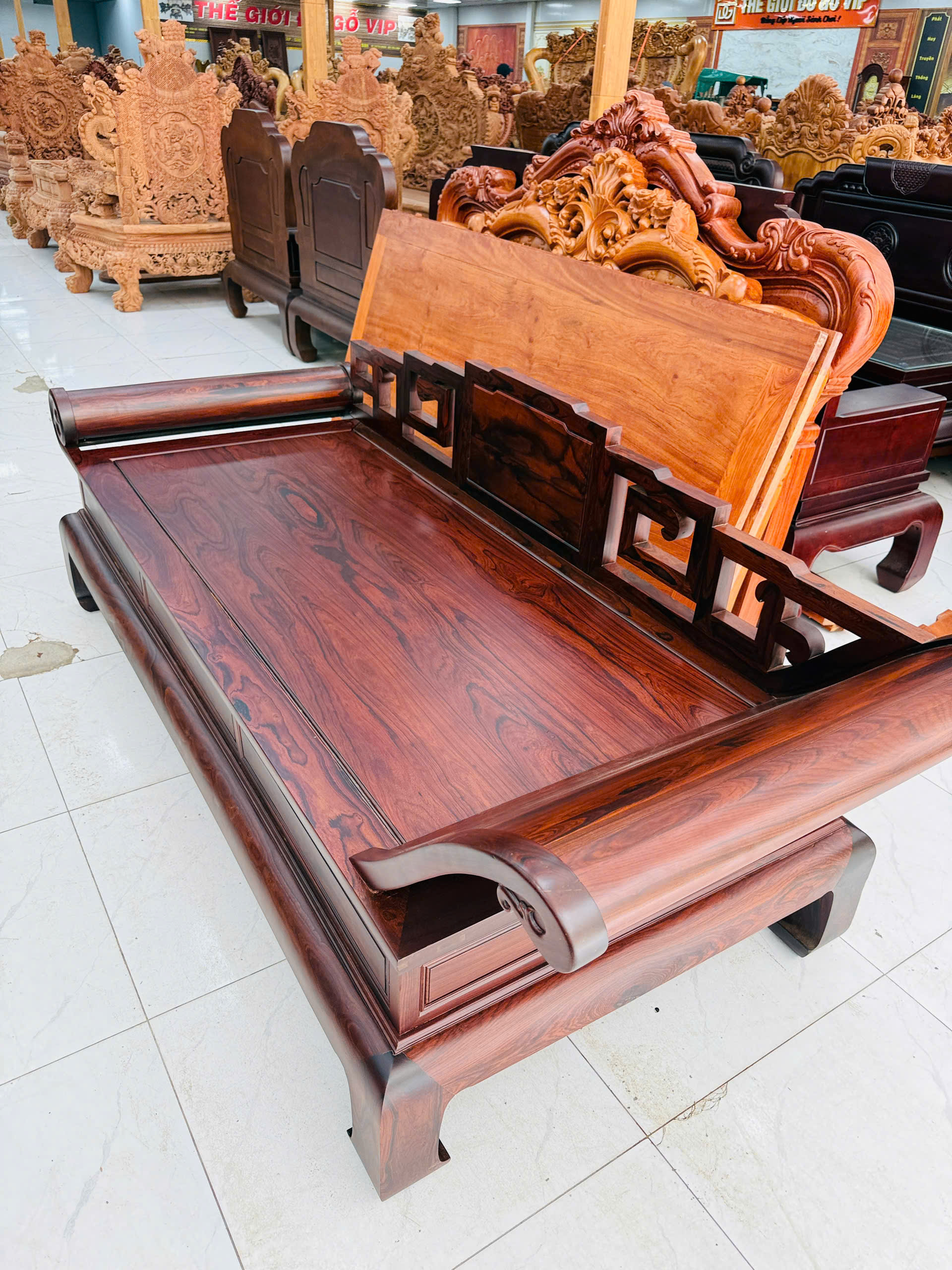 PHƯƠNG LƯỜI GỖ CẨM