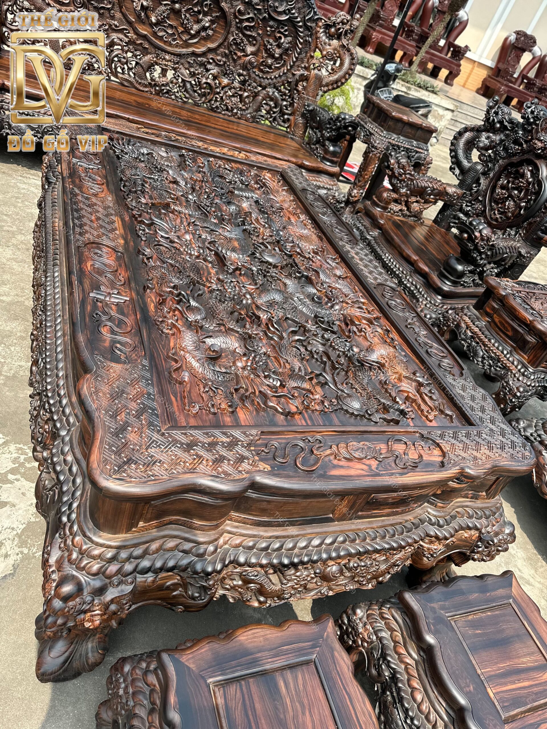 Siêu Phẩm Rồng Đỉnh Gỗ Mun Hoa Lào Siêu Phẩm Rồng Đỉnh Gỗ Mun Hoa Lào