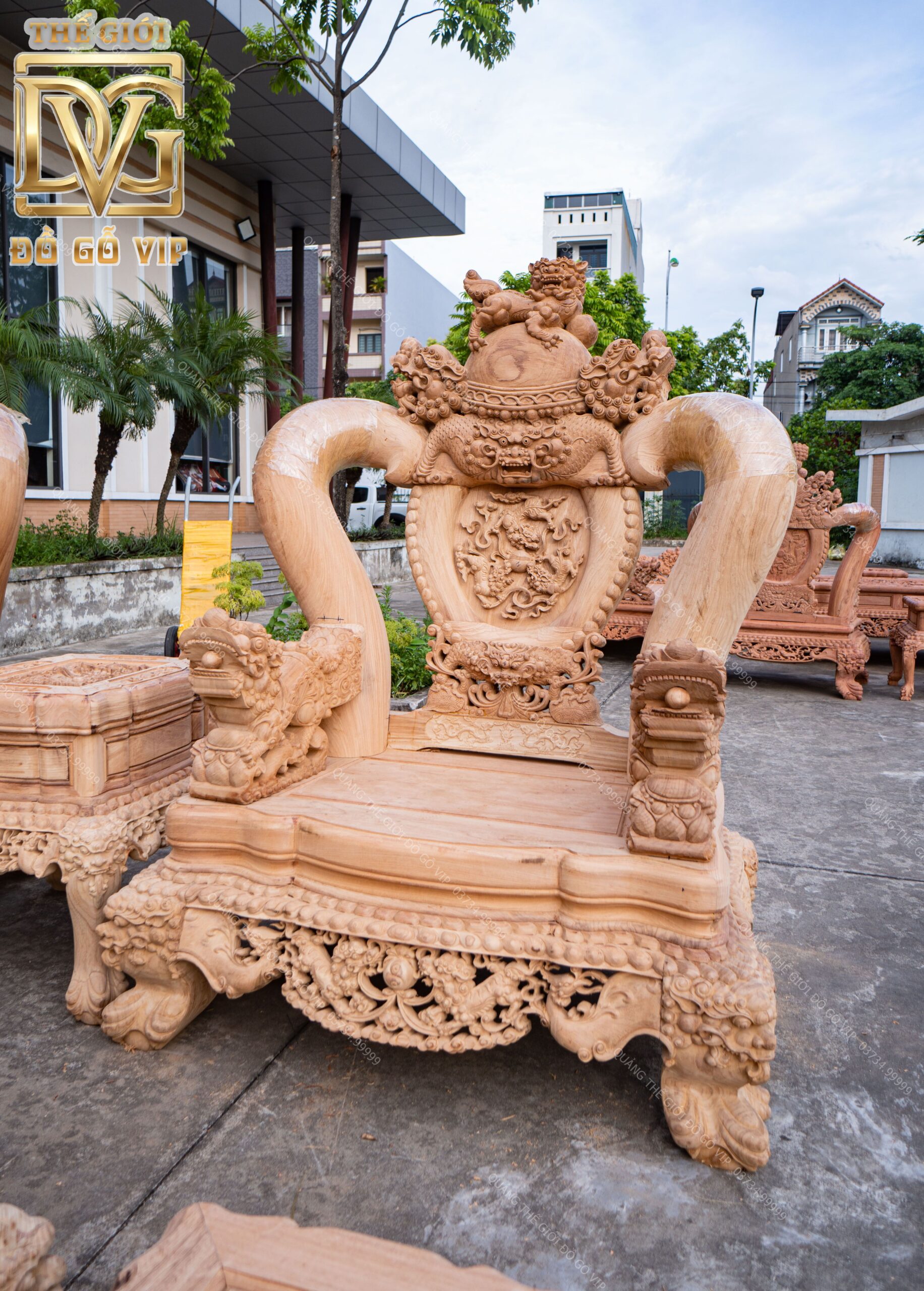 Nghê Hoàng Đế Cột 22 Gỗ Gõ Đỏ Pachy Nghê Hoàng Đế Cột 22 Gỗ Gõ Đỏ Pachy